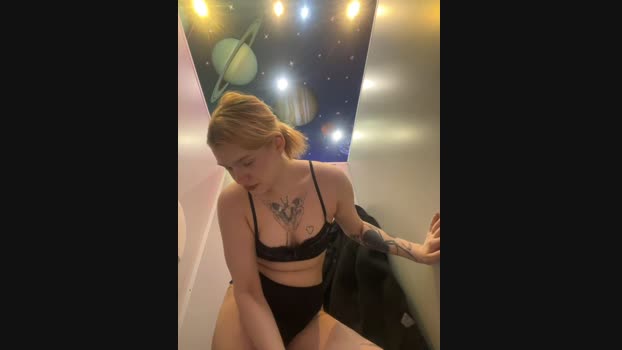 Honey___Hot StripChat Female 26-01-2025