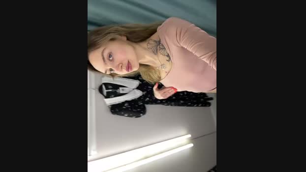 Miss_Elfie StripChat Female 27-01-2025