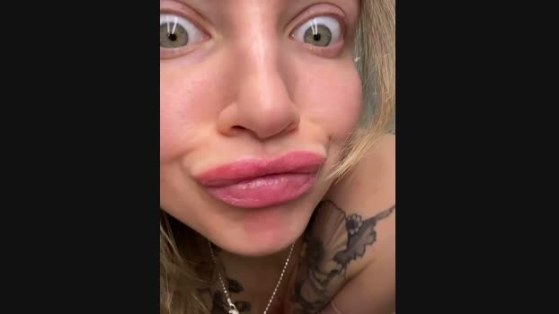 Miss_Elfie StripChat Female 27-01-2025