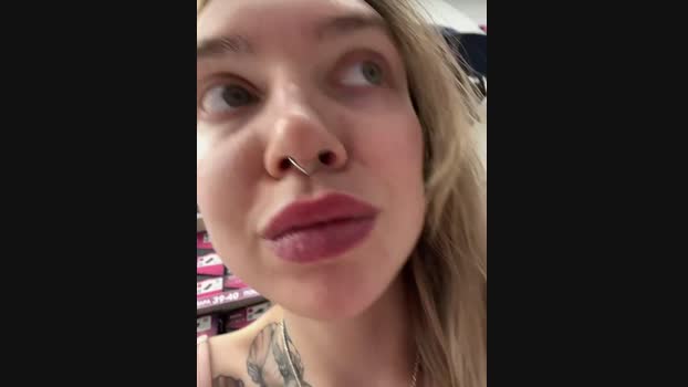 Miss_Elfie StripChat Female 27-01-2025