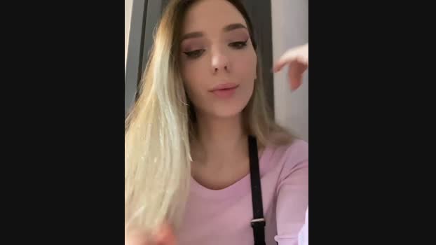 LiaraTesoni StripChat Female 27-01-2025