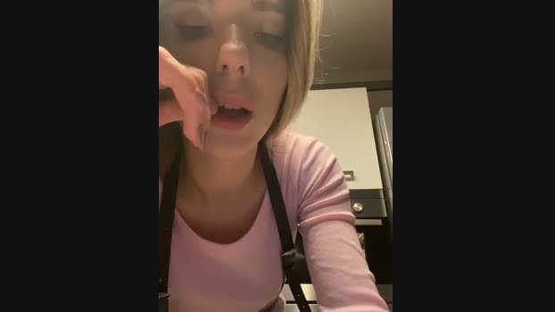 LiaraTesoni StripChat Female 27-01-2025