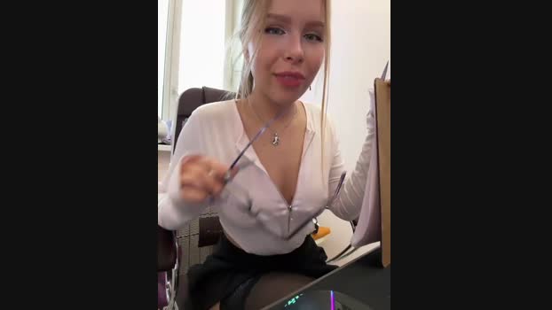 mur_girl StripChat Female 28-01-2025