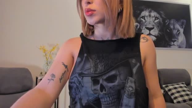 Scarlet_flo MyFreeCams Female 28-01-2025