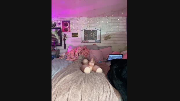 TrenaAnne StripChat Female 29-01-2025