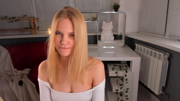 falinebenny Chaturbate Female 28-01-2025