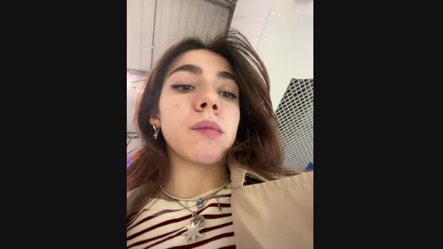 Lily__Belle StripChat Female 31-01-2025