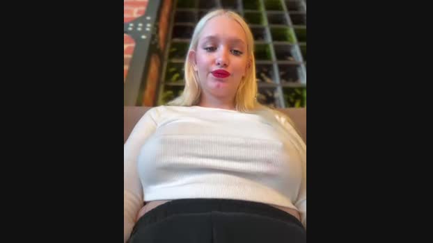 Milkyy_wway StripChat Female 31-01-2025