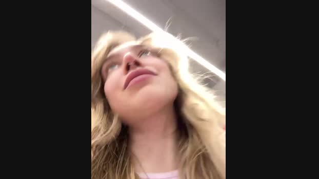 Miss_Elfie StripChat Female 31-01-2025