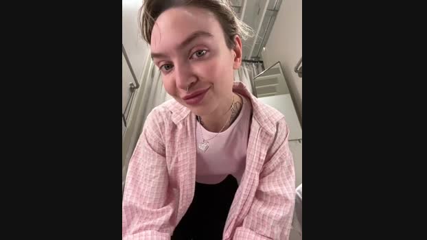 Miss_Elfie StripChat Female 31-01-2025