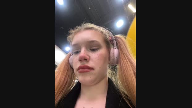 Honey___Hot StripChat Female 31-01-2025