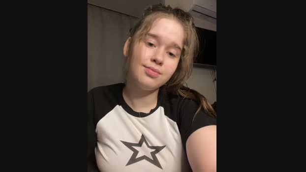 HornyGirlH StripChat Female 31-01-2025