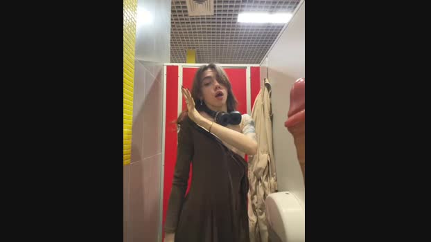 Lily__Belle StripChat Female 01-02-2025