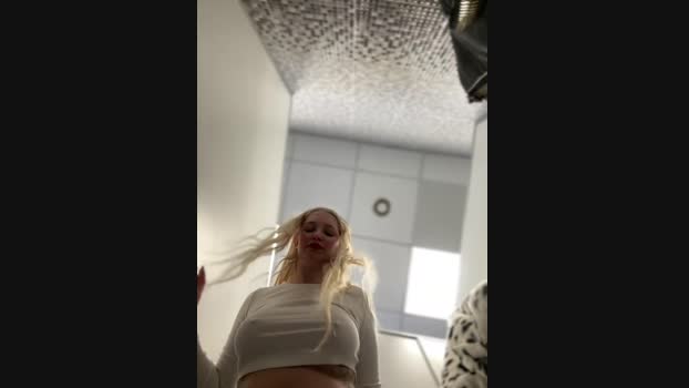 Milkyy_wway StripChat Female 01-02-2025
