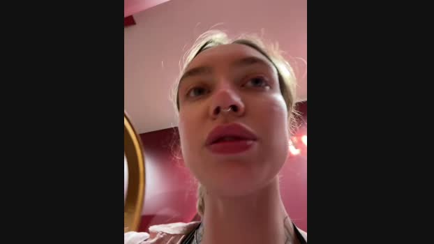 Miss_Elfie StripChat Female 01-02-2025