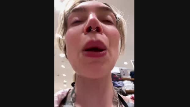 Miss_Elfie StripChat Female 01-02-2025