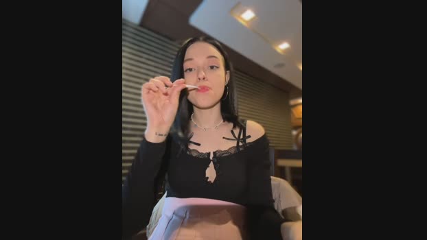 Times__Square StripChat Female 31-01-2025