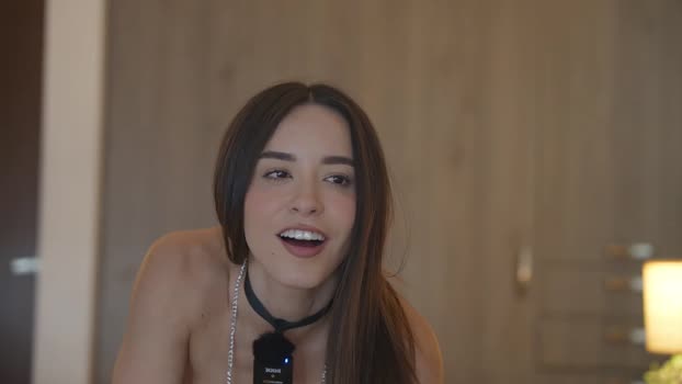 emyii Chaturbate Female 31-01-2025