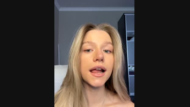 JessIsLove StripChat Female 01-02-2025