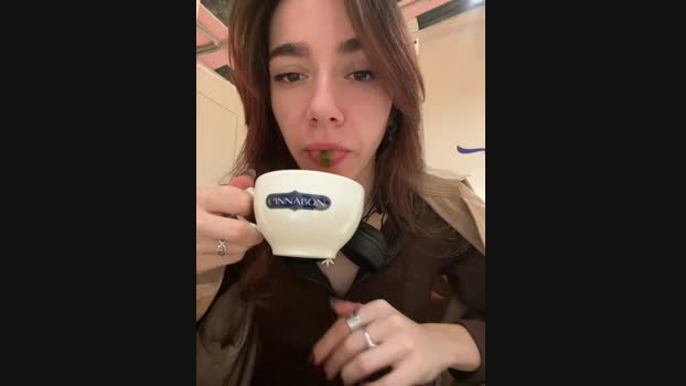 Lily__Belle StripChat Female 01-02-2025