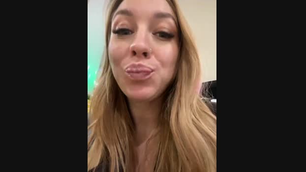 Sweet___Emily StripChat Female 01-02-2025