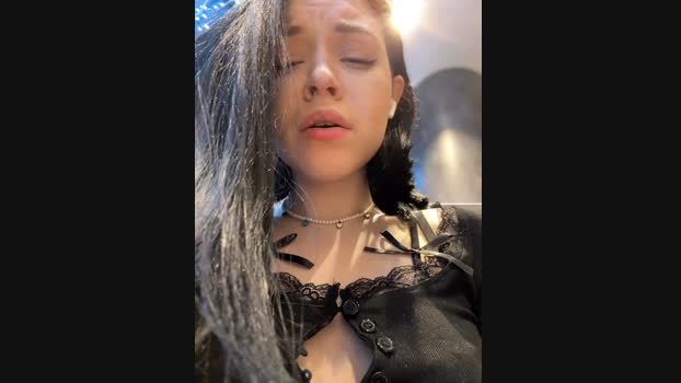 Times__Square StripChat Female 01-02-2025