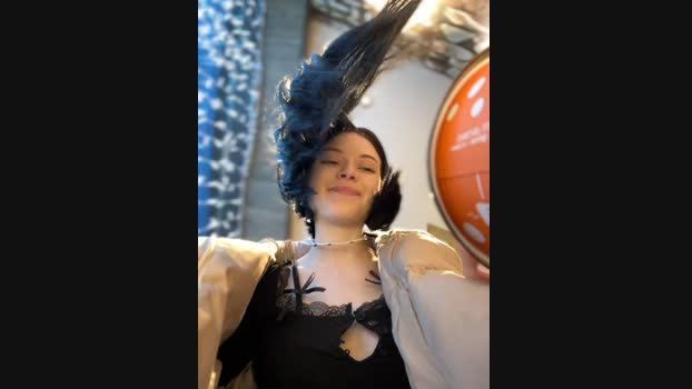 Times__Square StripChat Female 01-02-2025