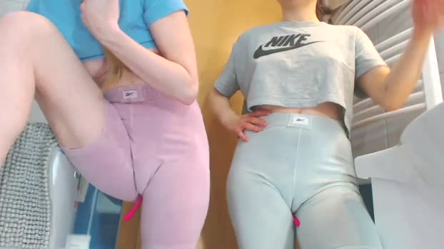 llovers4u2 Chaturbate Couple 01-02-2025