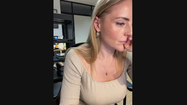 EmaSalis StripChat Female 03-02-2025