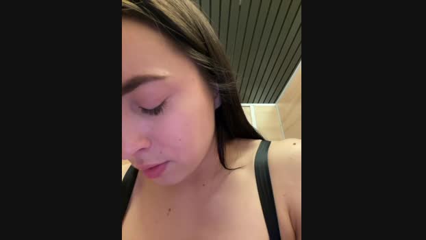 Holly_Play StripChat Female 03-02-2025