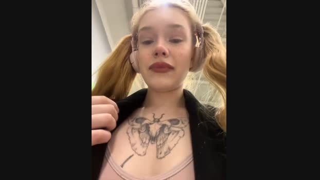 Honey___Hot StripChat Female 03-02-2025