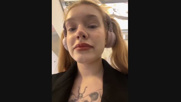 Honey___Hot StripChat Female 03-02-2025