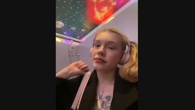 Honey___Hot StripChat Female 03-02-2025