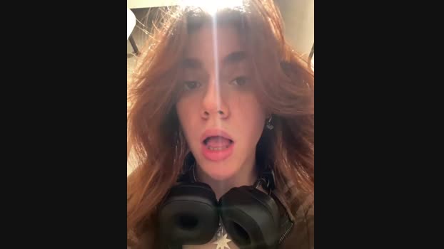 Lily__Belle StripChat Female 02-02-2025