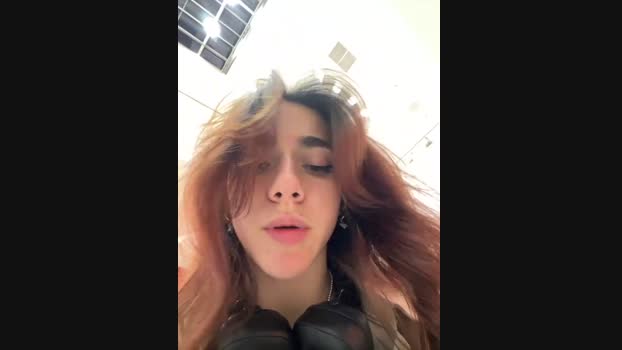 Lily__Belle StripChat Female 02-02-2025