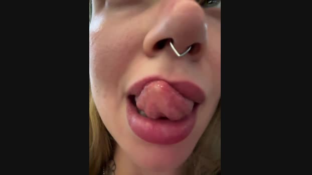 Miss_Elfie StripChat Female 03-02-2025