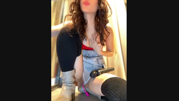 Times__Square StripChat Female 02-02-2025