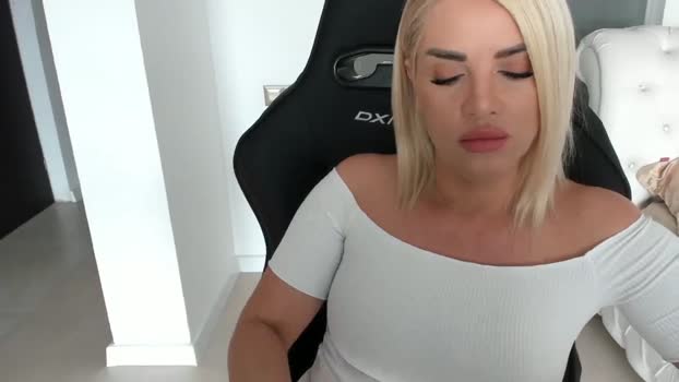 Allesia_ MyFreeCams Female 04-02-2025