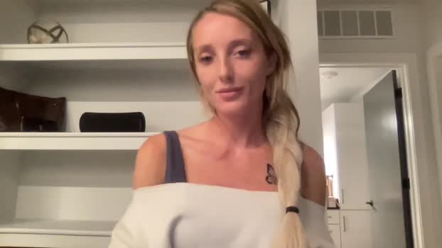 Izzybb18 MyFreeCams Female 03-02-2025