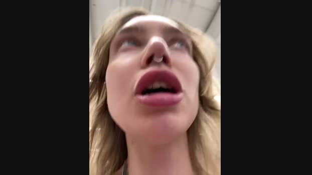 Miss_Elfie StripChat Female 04-02-2025