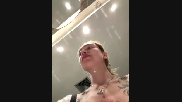 Miss_Elfie StripChat Female 04-02-2025