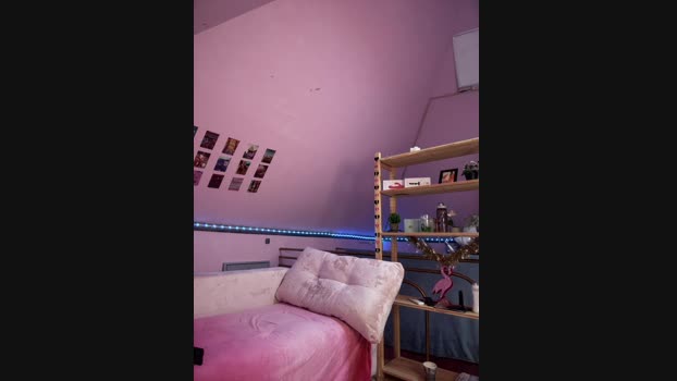 QuietNicole StripChat Female 03-02-2025