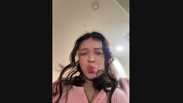 Times__Square StripChat Female 04-02-2025