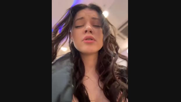 Times__Square StripChat Female 04-02-2025