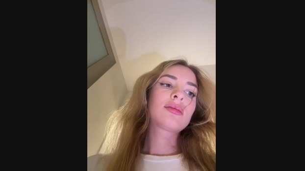 EvieEvans StripChat Female 04-02-2025