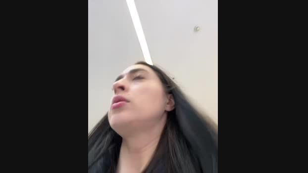 Holly_Play StripChat Female 05-02-2025