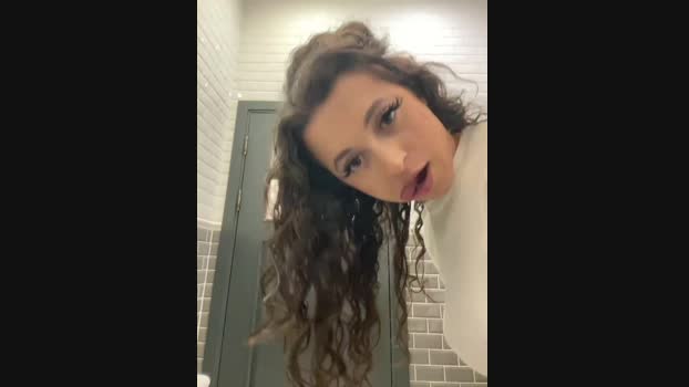 Lina_twin StripChat Female 04-02-2025