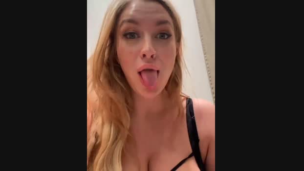 Sweet___Emily StripChat Female 05-02-2025