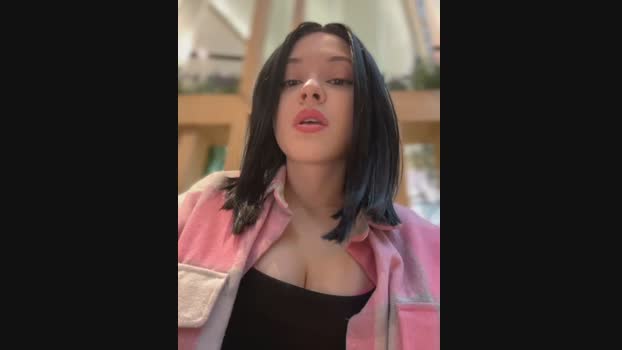 Times__Square StripChat Female 04-02-2025