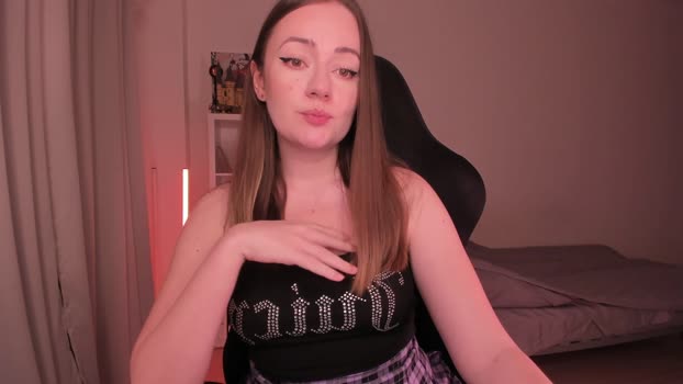 WalkingGirl StripChat Female 04-02-2025